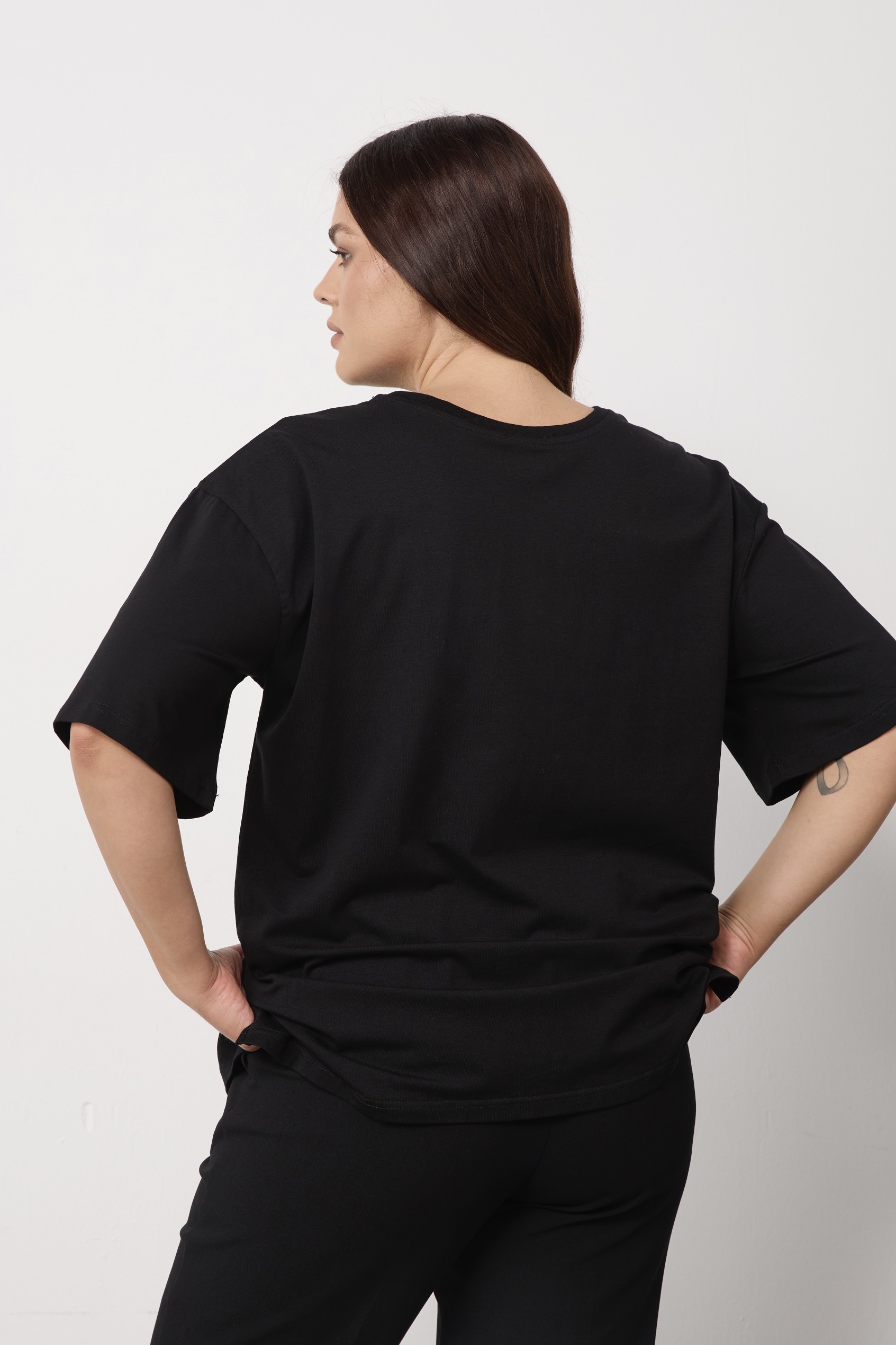Футболка прямого кроя, черный