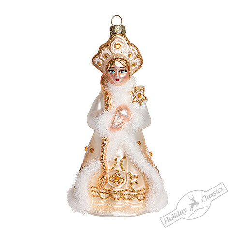 Снегурочка с волшебной палочкой в золотой шубке