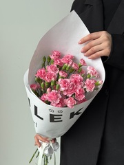 Кулек из кустовых дианутсов в розовом оттенке