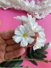 Ромашки полевые искусственные, ветка реалистичная, d цветочка - см, ветка 61 см.