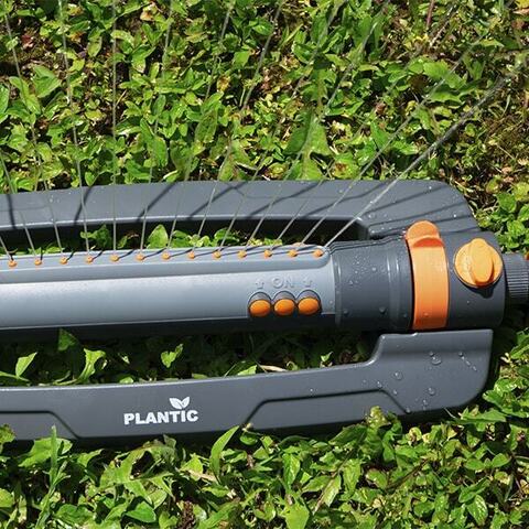 Осцилирующий дождеватель c регулируемой шириной Plantic Light