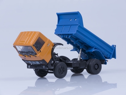 MAZ-5551 tipper early cabin 1988 orange-blue AutoHistory 1:43