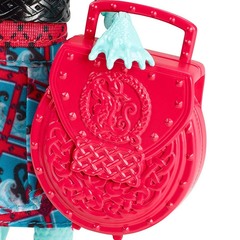 Лорна Макнесси. Школьный обмен