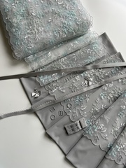 Вышивка на сетке светло-серый/ментол 20 см