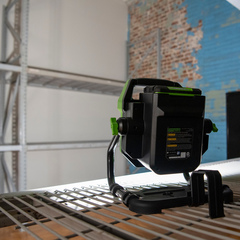 LED-прожектор Greenworks G82WLH 82V (2500Лм) с гибридным питанием, без АКБ и ЗУ