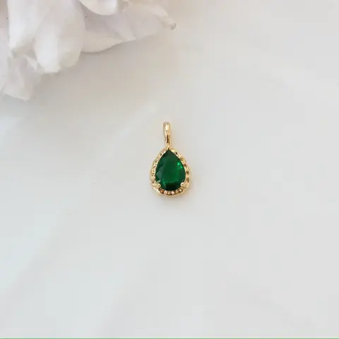 Подвеска Капля с тёмно-зелёным фианитом, 15*8 мм, позолота, П419