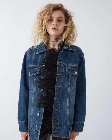 Джинсовая куртка с перьями