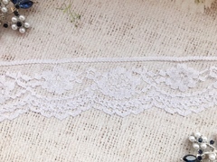 Кружево-трикотаж, ш. 4,2 см.