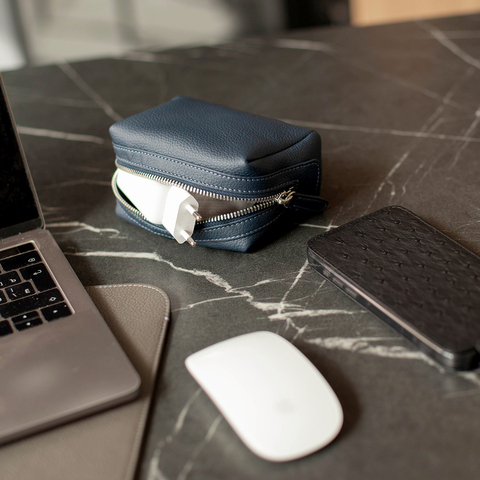 Несессер Mignon из кожи теленка синего цвета