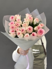 Букет из 25 роз Мандала 60см