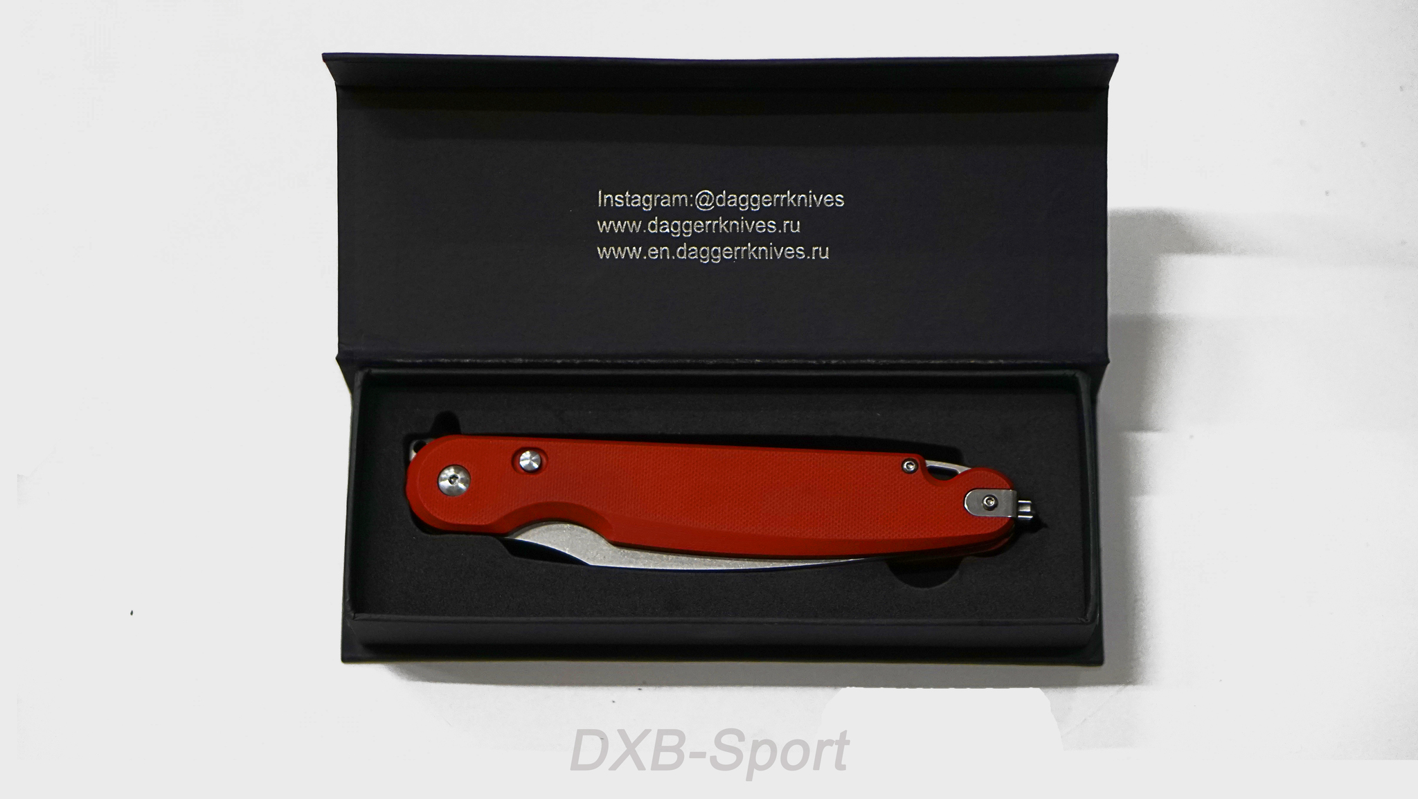 Нож "Parrot Red" Daggerr