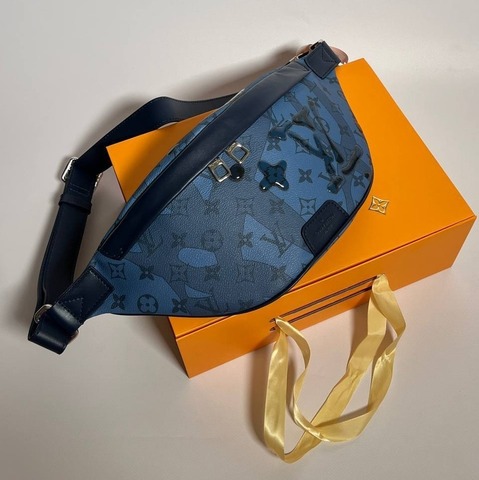 Поясная сумка Louis Vuitton Discovery PM канва Monogram Aquagarden