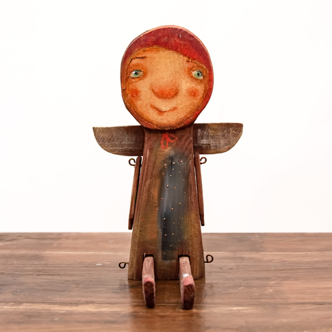 Деревянная статуэтка 