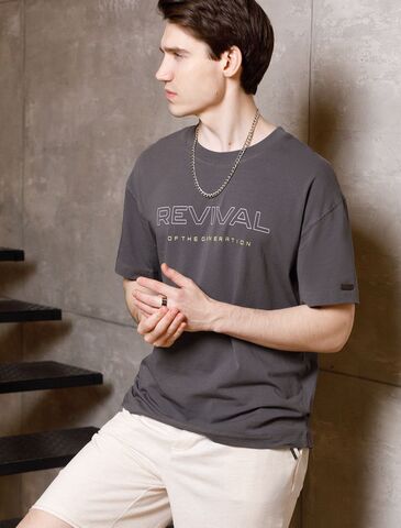 Свободная футболка  с авторским принтом  U49.048 (121466)