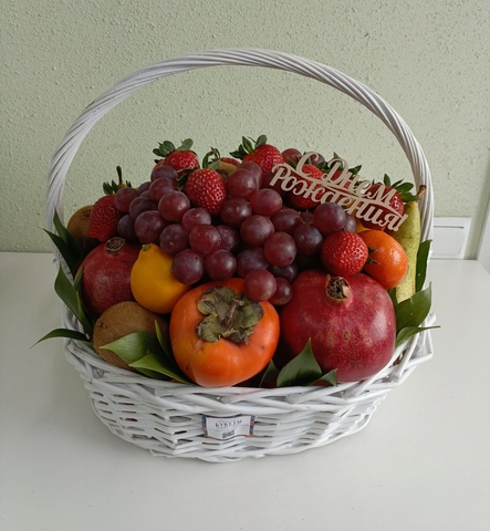 Корзины с фруктами