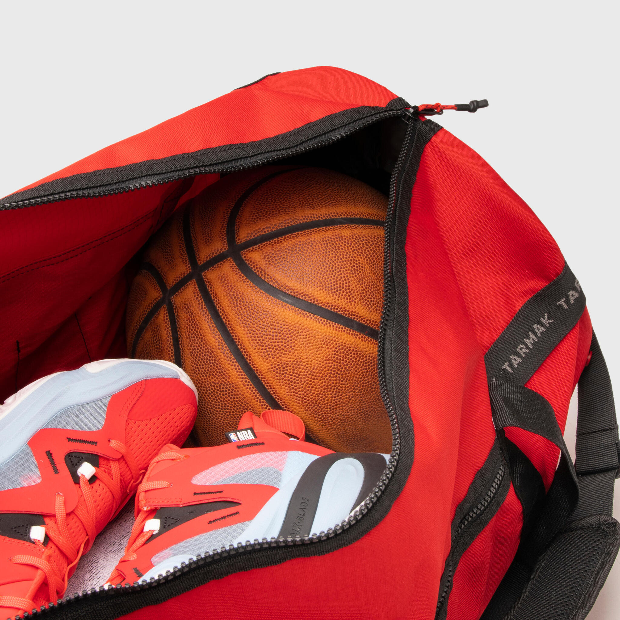 Баскетбольная спортивная сумка-Duffel Bag Tarmak NBA Bulls купить в Москве  | Доставка по России.