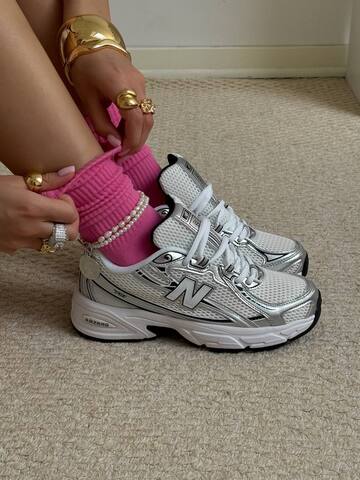 New Balance 740