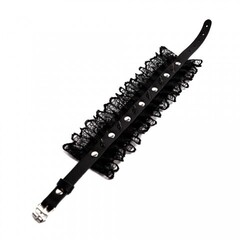 Чокер с шипами и черным кружевом