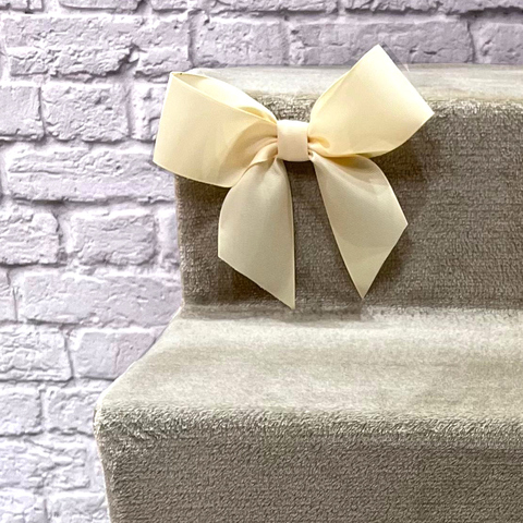 2044 Лесенка для собак/кошек с рюшей и бантом, темно-бежевая, 60*44*39 см (рюша и бант съемные)