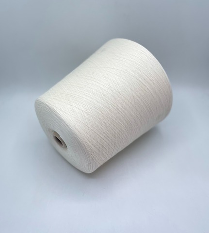 Folco (пр.Италия). 2/44 2200м/100гр, 50% меринос, 50% акрил, цвет-Молочный(9,5/55) , арт.36870