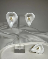 84545 -Кольцо крупное, цветок КАЛЛА (CALLA) в стилистике POISON DROP с эмалью