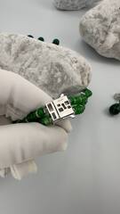 Комплект украшений колье + серьги c изумрудными камнями в стиле GRAFF