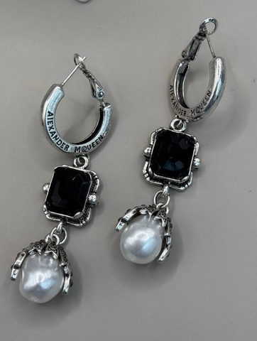 20417- Серьги с подвесками из камней и жемчуга (имм) Alexander McQueen