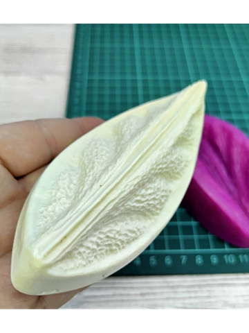 Молд пластиковый+Вайнер силиконовый лепесток лилии волна 11,2х5,1см