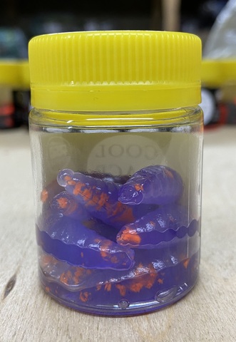 Форелевая силиконовая приманка COOL PLACE MAGGOT 1.6  цвет ФИОЛЕТОВЫЙ (ОРАНЖЕВАЯ КРОШКА) СЫР