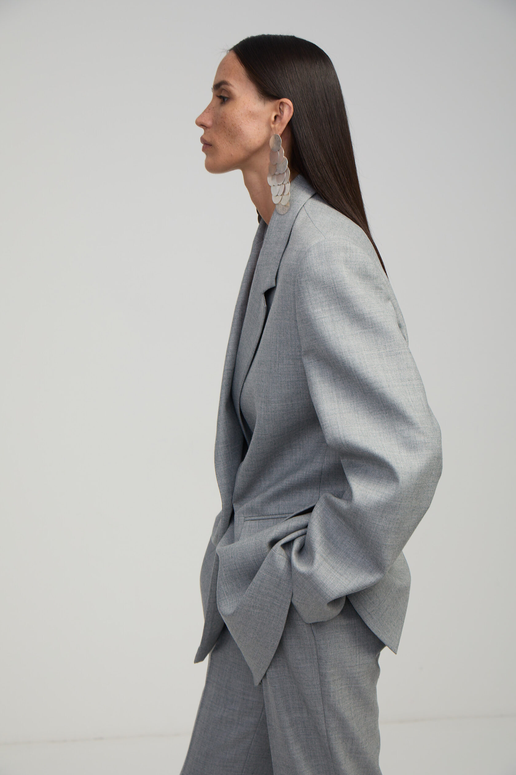 Жакет двубортный серый