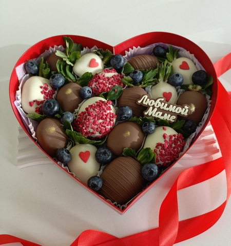 Клубника в шоколаде сердце 