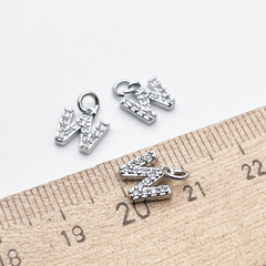 Подвеска Буква W, родиевое покрытие, фианиты, размер 8,5*8 мм, цена за 1 шт