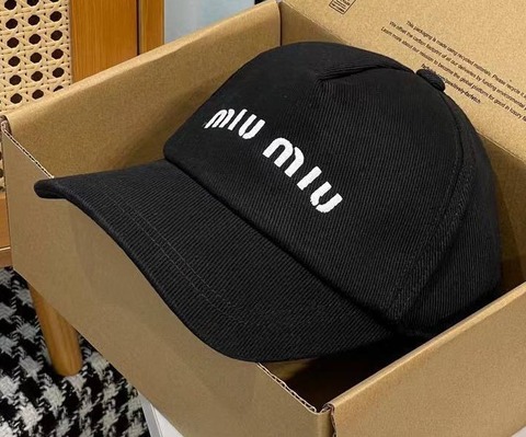 Бейсболка MIU MIU чёрный