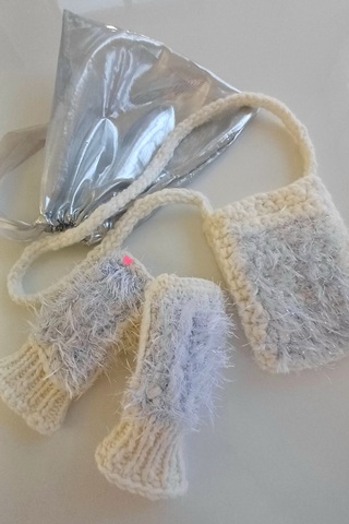 Сумочка для телефона и митенки