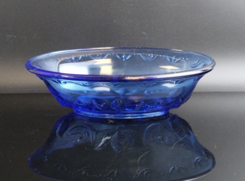 Ваза конфетница цветное синее стекло стекло, объёмные узоры, винтаж СССР 1970-1990 гг