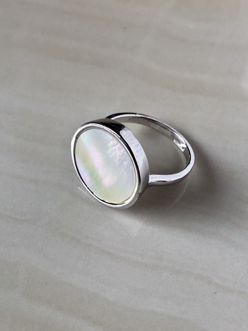 Кольцо Бернекс с перламутром, серебряный цвет