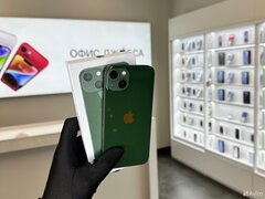 iPhone 13, 256 ГБ б/у
