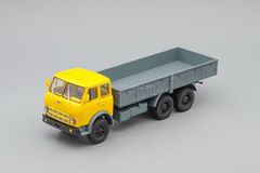 MAZ-514 three-axle 6×4 yellow-gray 1:43 Nash Avtoprom