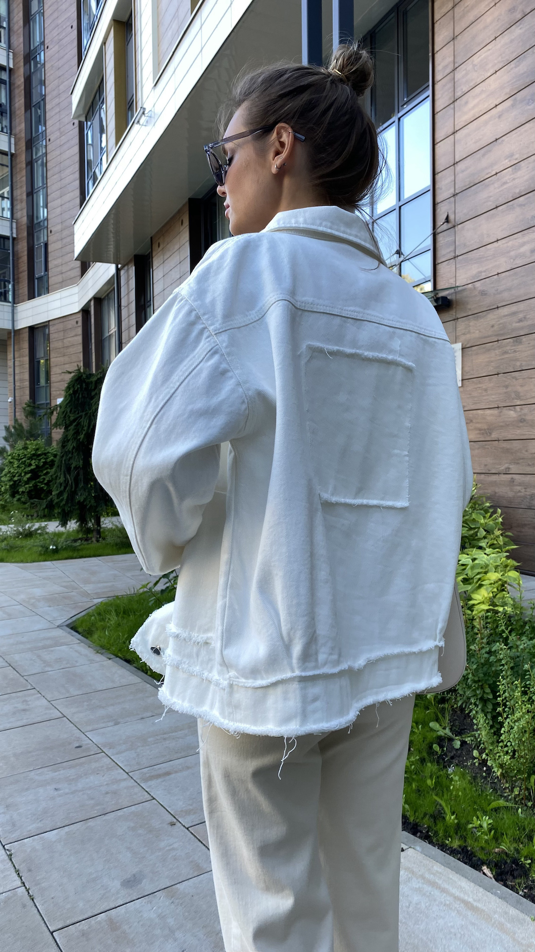 Джинсовая куртка с необработанными швами