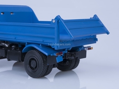 MAZ-5551 tipper early cabin 1988 orange-blue AutoHistory 1:43