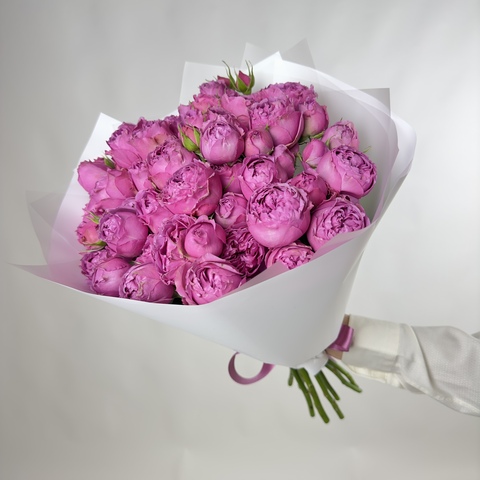 Букет 11 пионовидных кустовых роз