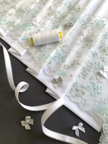 Вышивка на сетке светло-серый/ментол 20 см