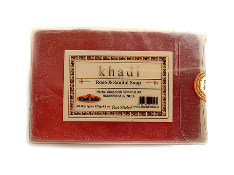 Khadi ROSE SANDAL SOAP, Khadi India (РОЗА И САНДАЛ МЫЛО ручной работы с эфирными маслами, Кхади Индия), 125 г.