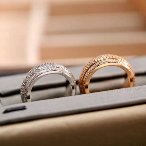 Кольцо Piaget с подвижным механизмом и камнями VGOLD