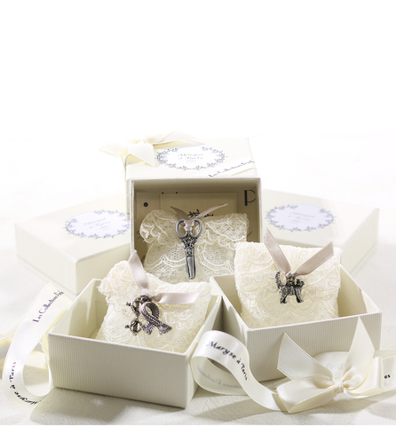 САШЕ ACCESSOIRES