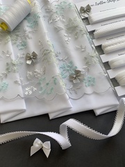 Вышивка на сетке светло-серый/ментол 20 см