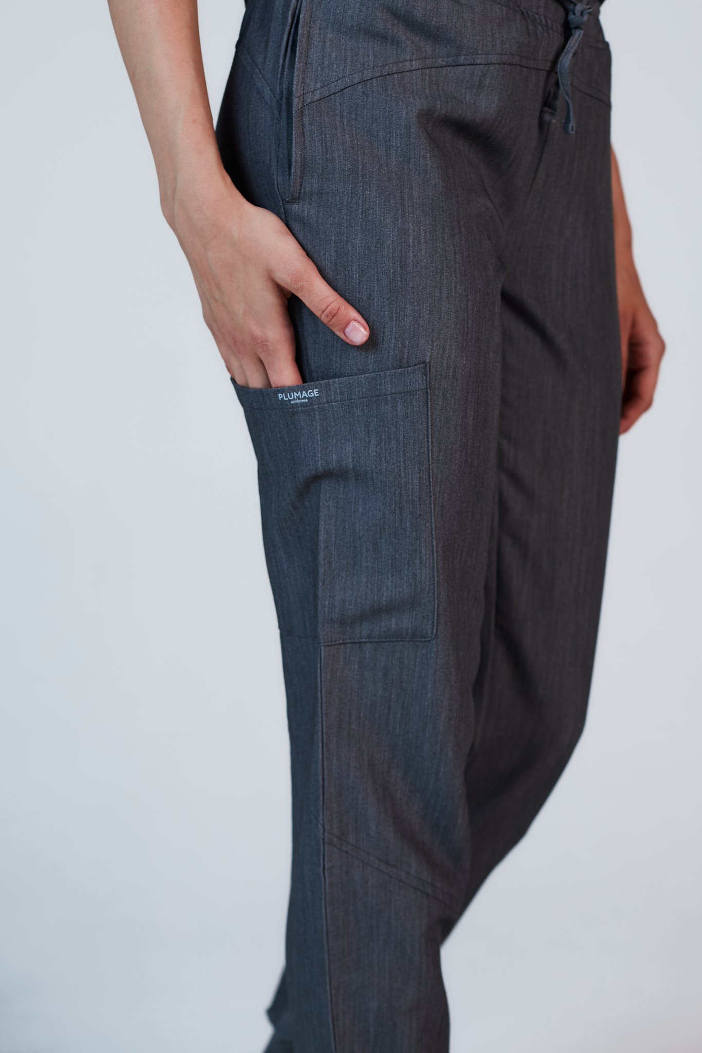 Женские брюки темно-серого цвета PLUMAGE