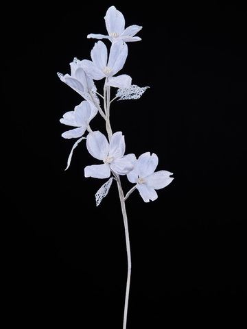 Веточка с листьями кизила 61см ChristmasDeLuxe белая