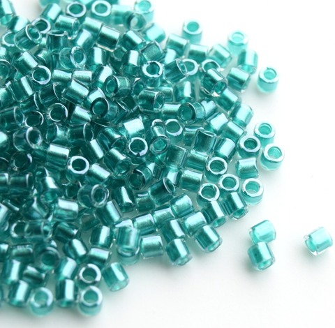 DBL-0904 Sparkling Aqua Green Lined Crystal