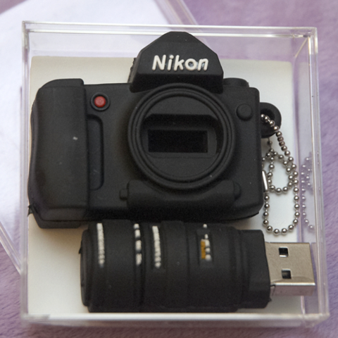 Usb-флешка в виде фотоаппарата Nikon phf_nikon